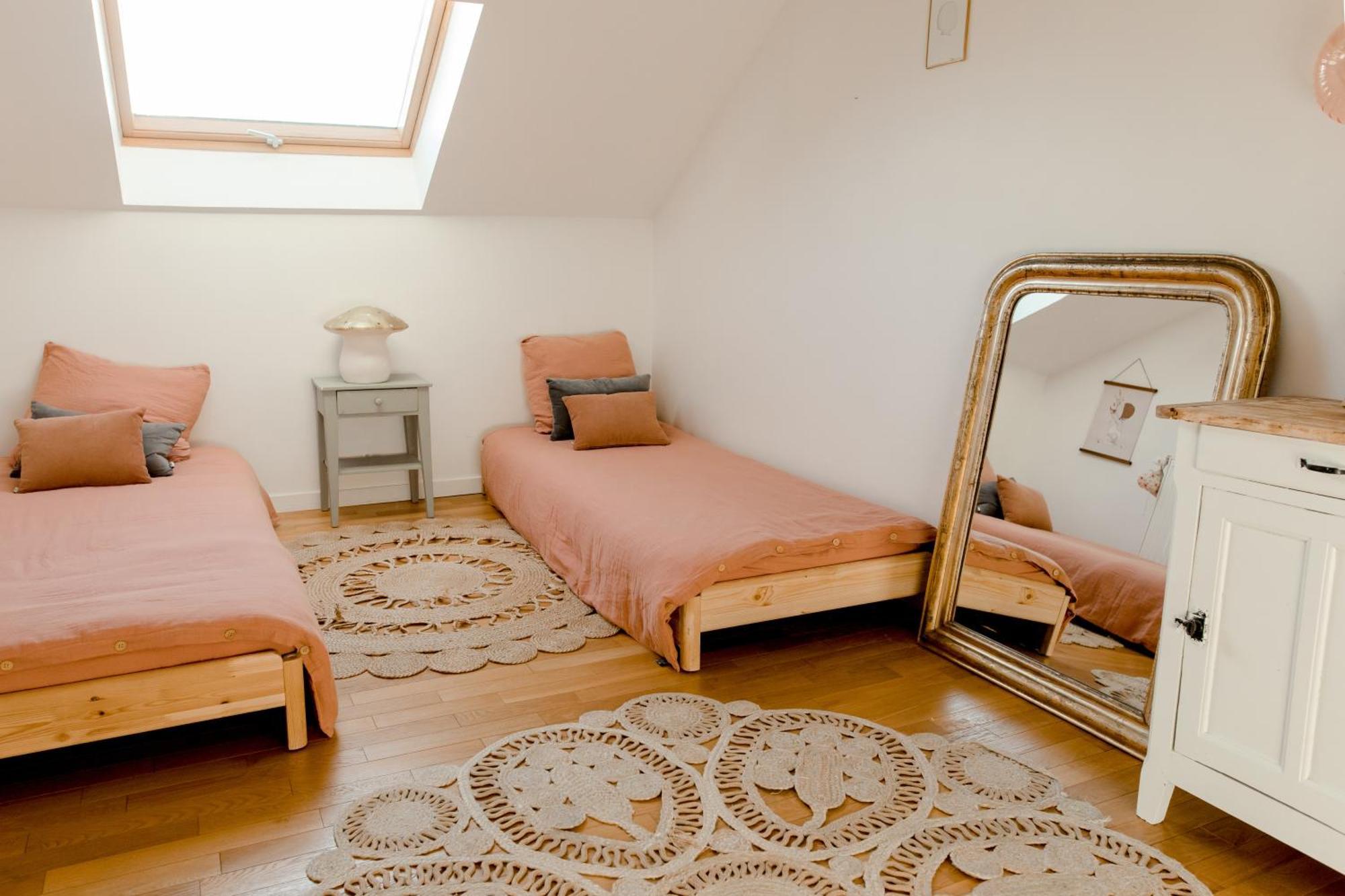 Logement Entier Ou A Partager Dans Maison Familiale A Rueil Malmaison, Proche De Paris La Defense Экстерьер фото